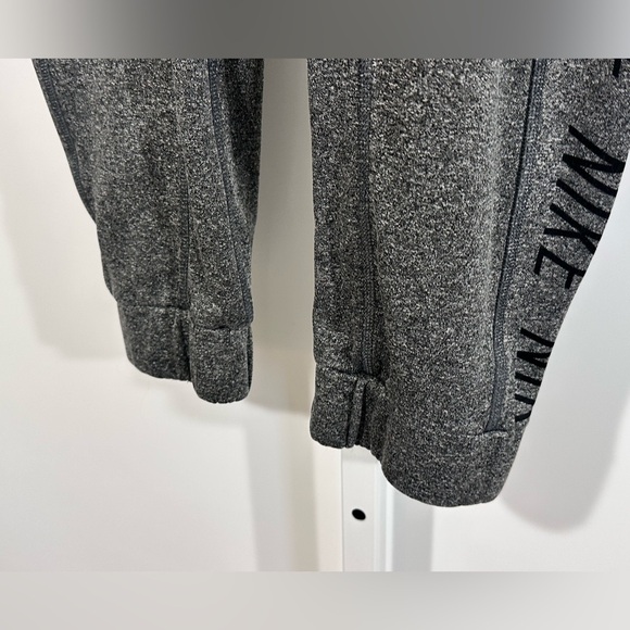 NIKE Dri-Fit Gray Jogger Sweatpants Logo Tape Athletic Pants Men’s M - Picture 4 of 6